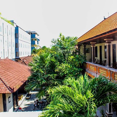 Lolo Beach Inn Legian Eksteriør bilde
