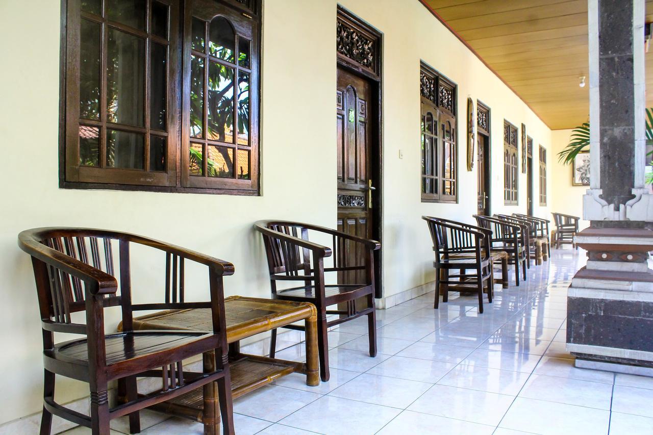 Lolo Beach Inn Legian Eksteriør bilde