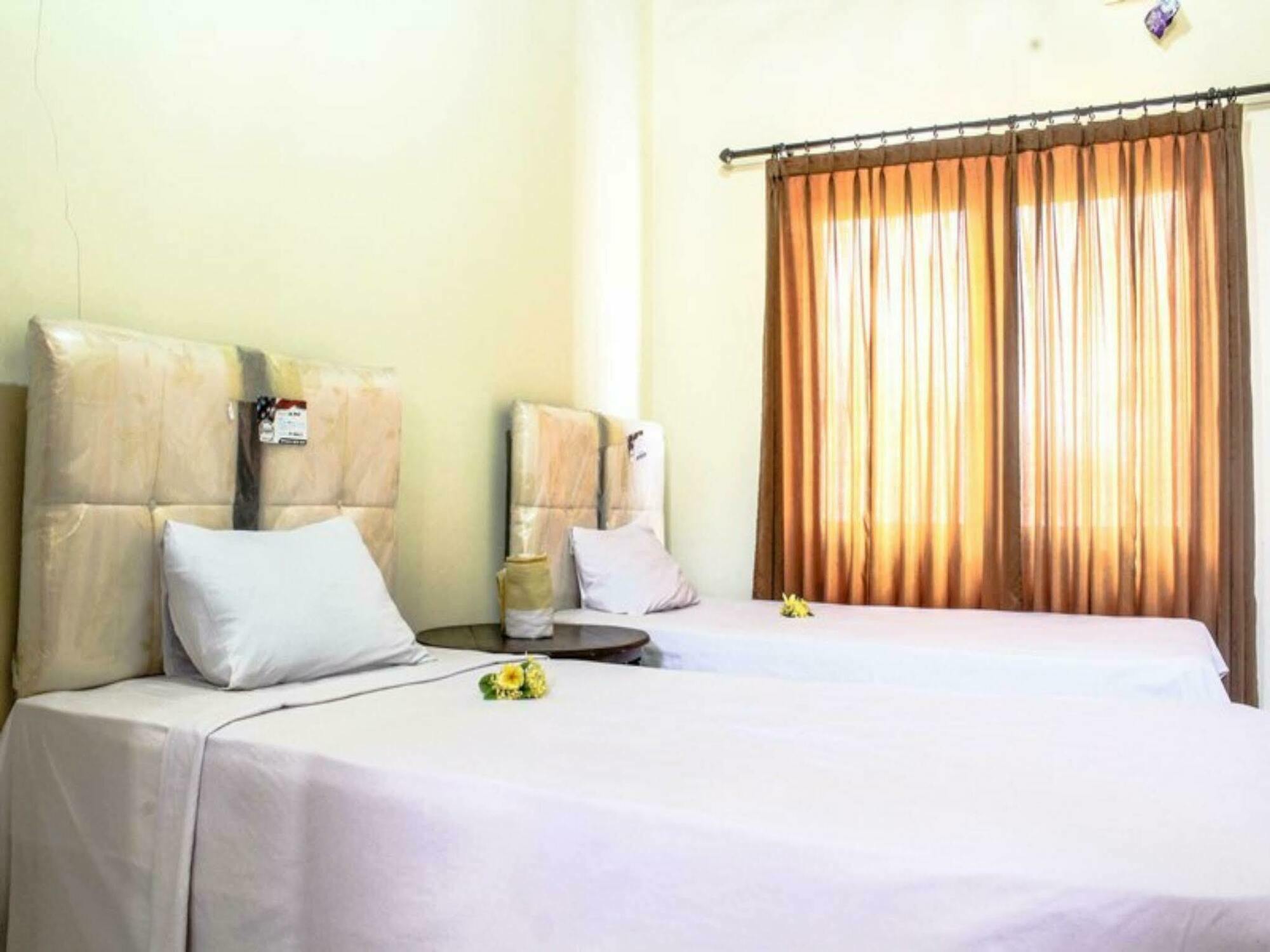 Lolo Beach Inn Legian Eksteriør bilde