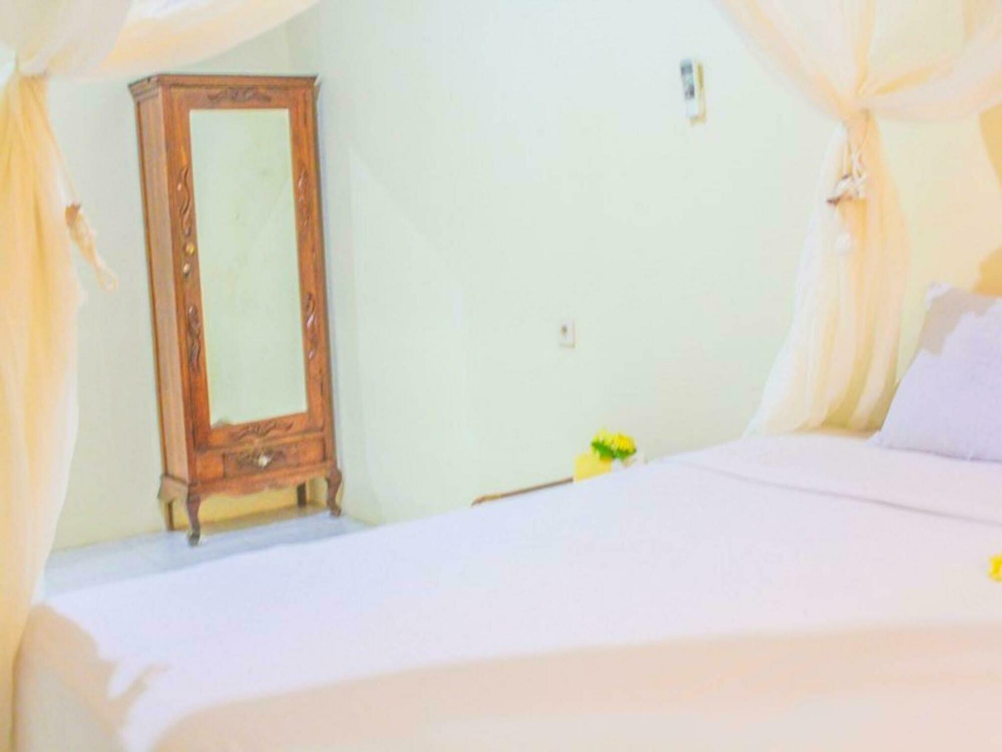 Lolo Beach Inn Legian Eksteriør bilde