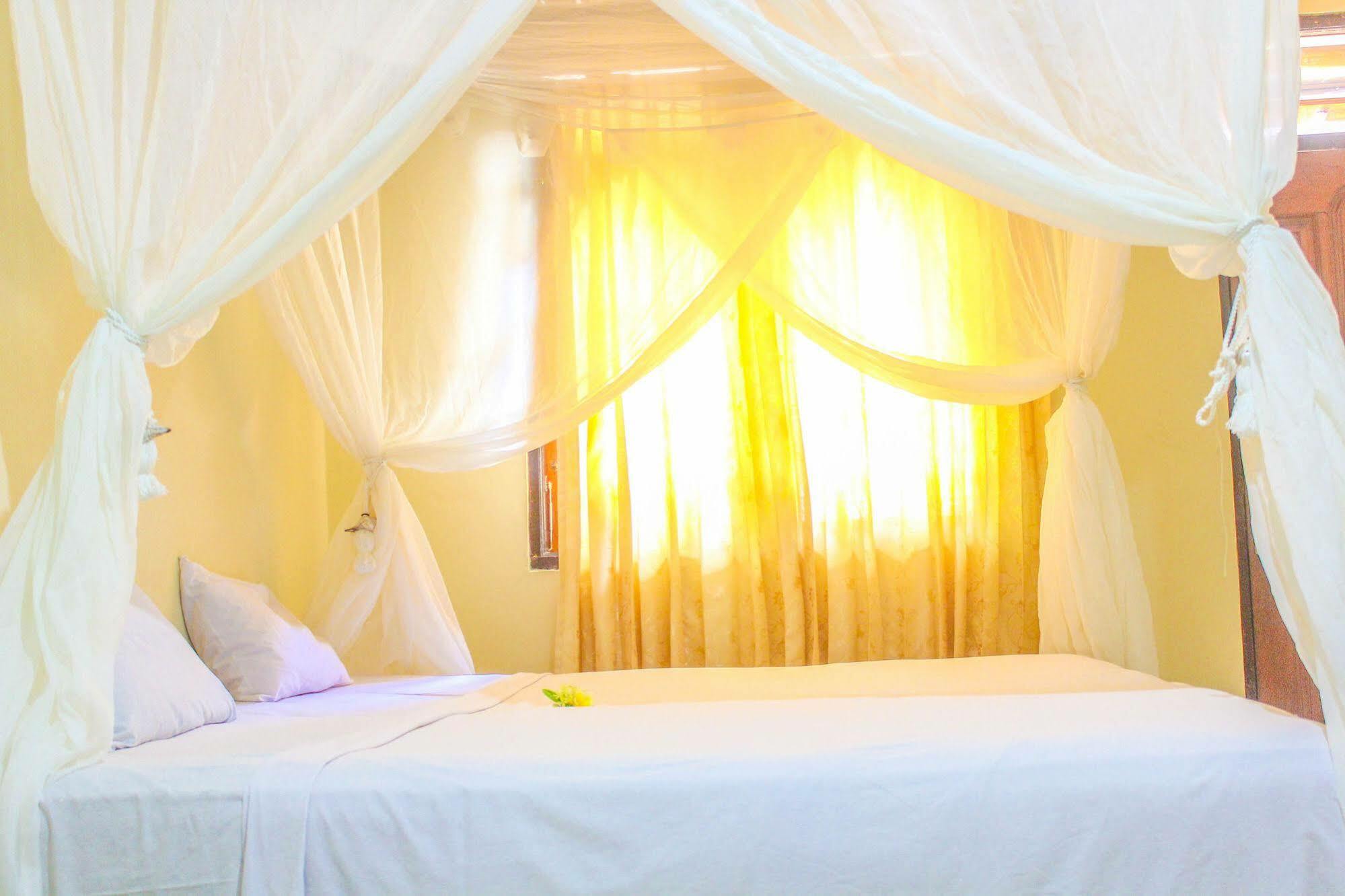 Lolo Beach Inn Legian Eksteriør bilde