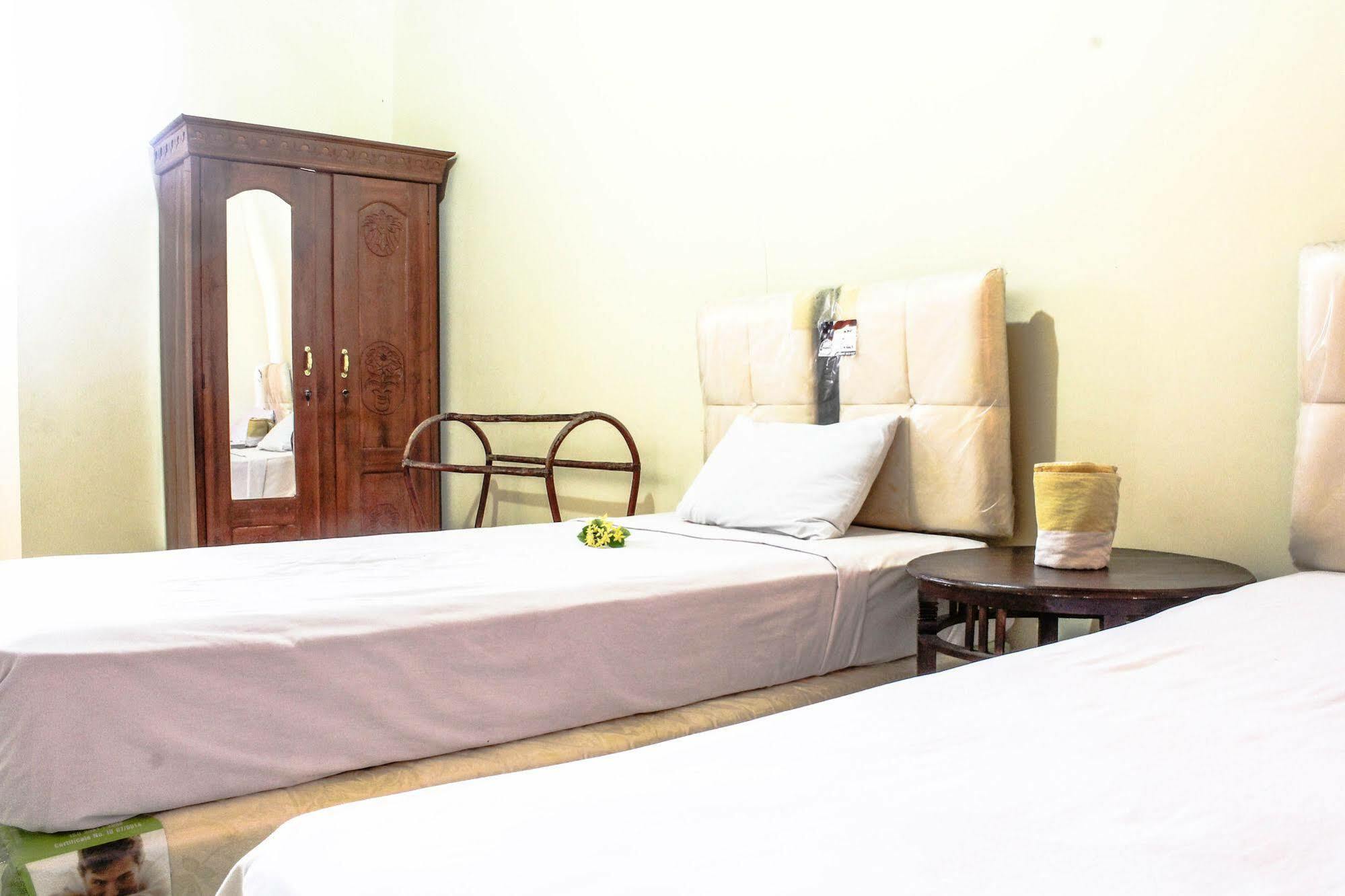 Lolo Beach Inn Legian Eksteriør bilde