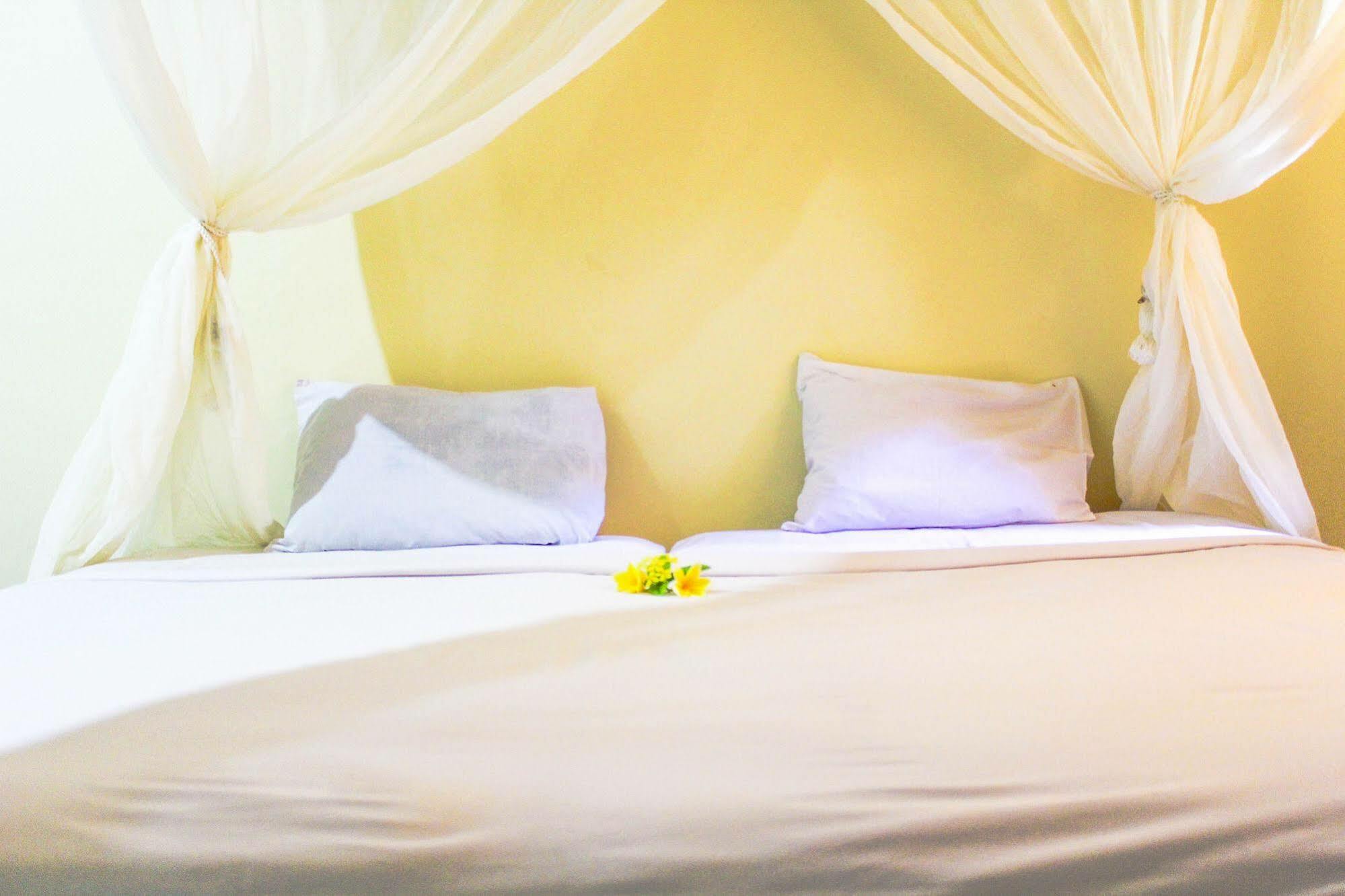 Lolo Beach Inn Legian Eksteriør bilde