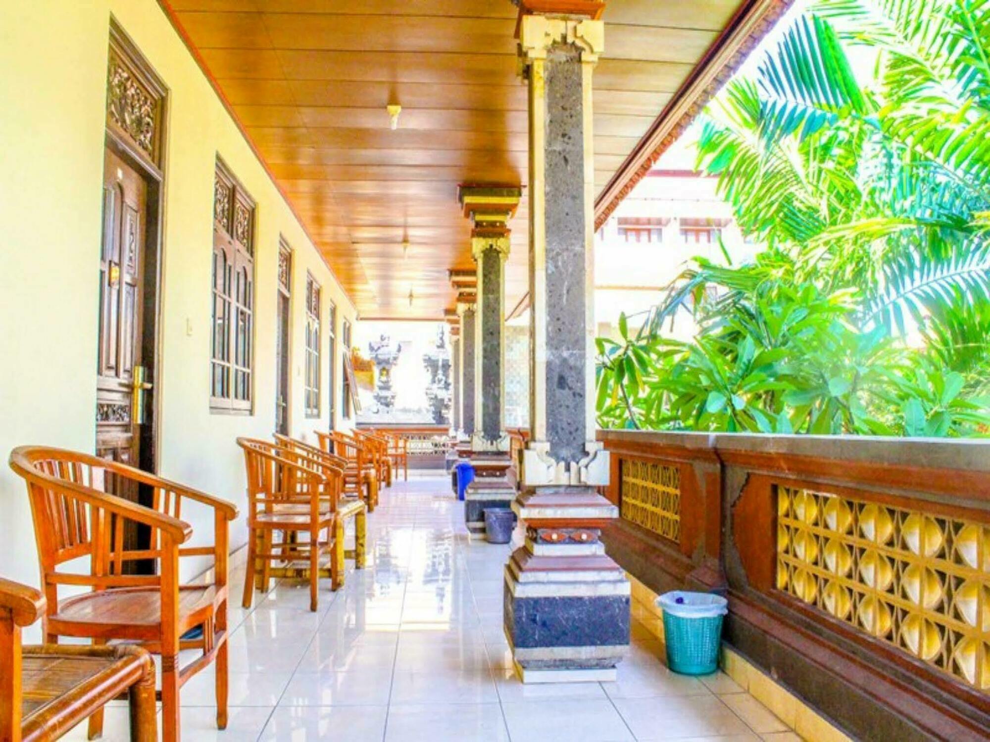 Lolo Beach Inn Legian Eksteriør bilde
